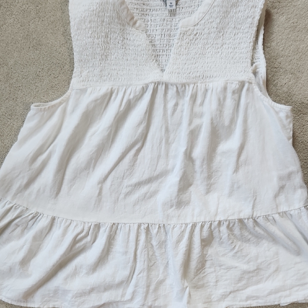 Crown & Ivy V Neck Sleeveless  Linen Puckered topTiered Blouse White - Medium